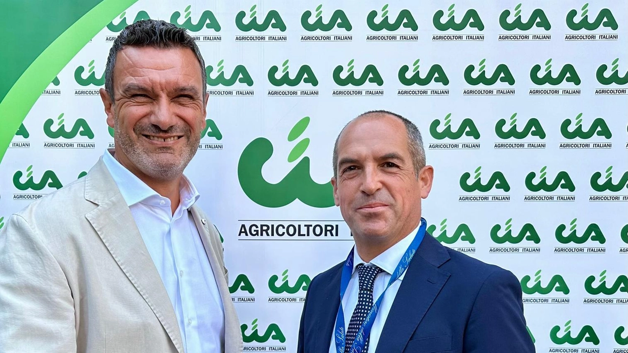 Il commissario straordinario per la Psa Giovanni Filippini e il presidente Cia-Agricoltori Cristiano Fini al termine dell’incontro nella sede nazionale Il commissario straordinario per la Psa Giovanni Filippini e il presidente Cia-Agricoltori Cristiano Fini al termine dell’incontro nella sede nazionale