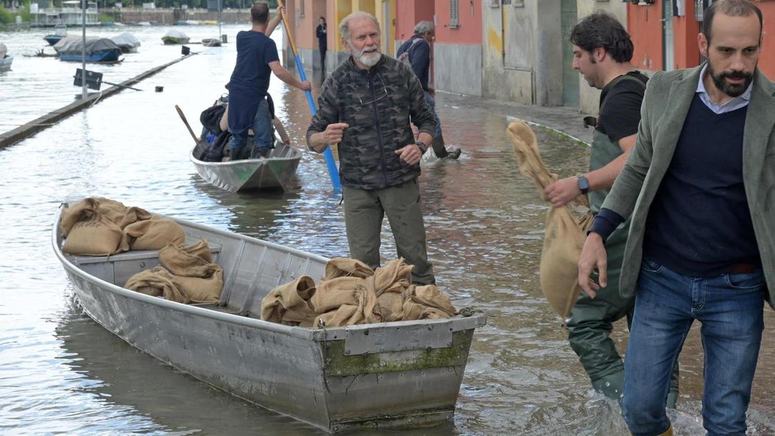 ticino in piena è cambio di marcia remieri in campo nelle emergenze