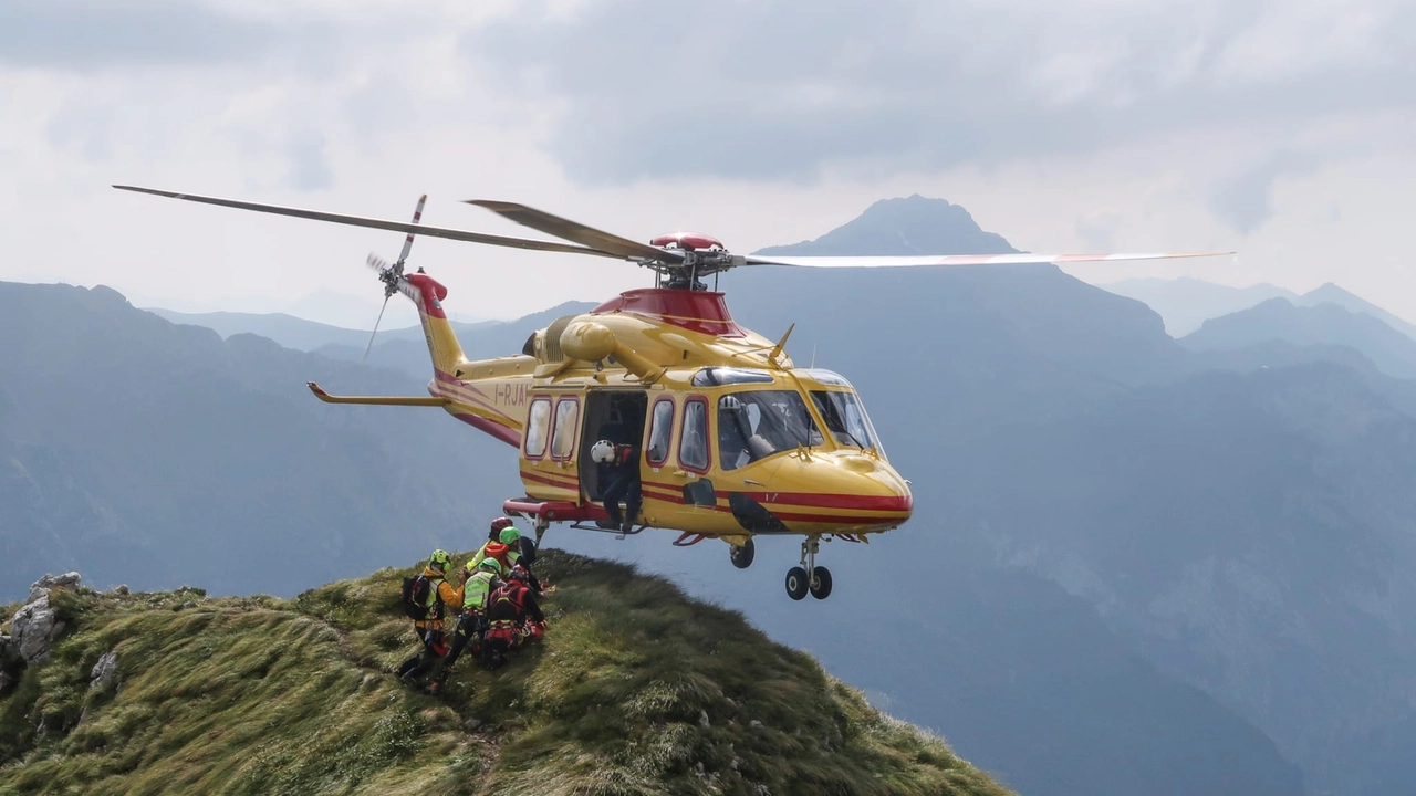 Uno degli elicotteri AW139 impiegati dal soccorso lombardo (CNSAS/Tommaso La Mantia)