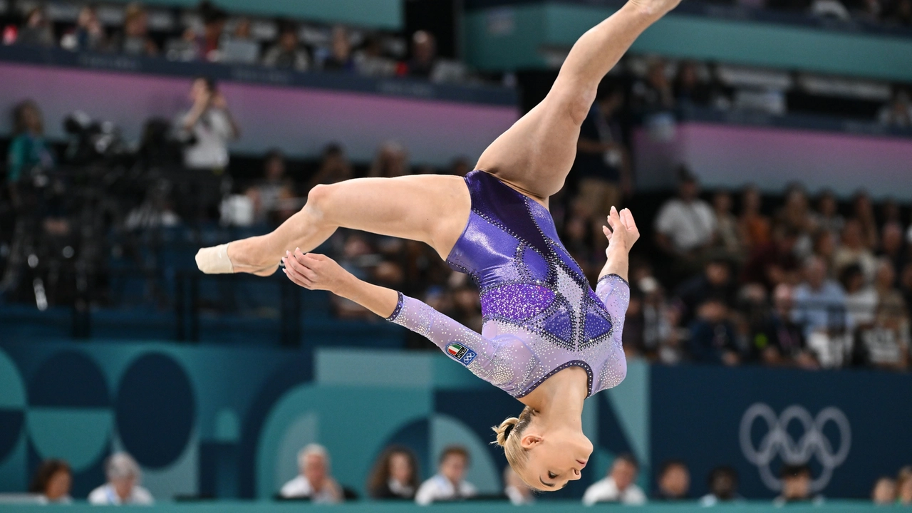 In foto, Alice D’Amato mentre svolge il suo esercizio alla trave durante la finale di ginnastica artistica In foto, Alice D’Amato mentre svolge il suo esercizio alla trave durante la finale di ginnastica artistica