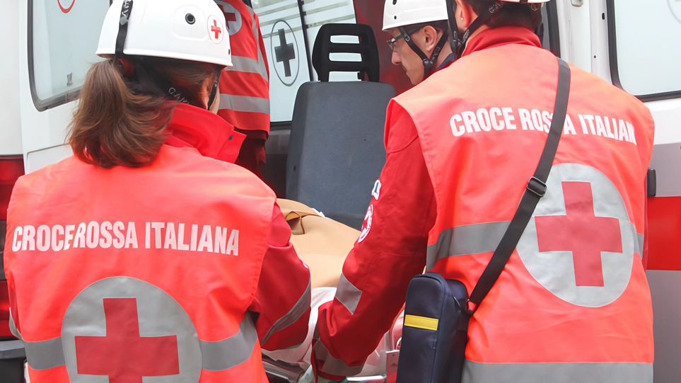 Incidente mortale ieri mattina a Lacchiarella lungo via per Turago, la strada che porta a Giussago. Un uomo di... Incidente mortale ieri mattina a Lacchiarella lungo via per Turago, la strada che porta a Giussago. Un uomo di...