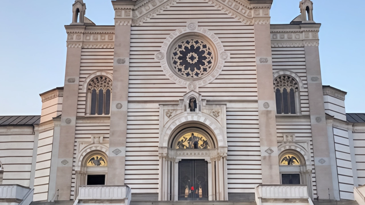 Il Cimitero Monumentale di Milano, un museo a cielo aperto, ha visto l'asta di tre edicole funerarie con offerte che hanno superato i milioni di euro, dimostrando il valore artistico e storico delle tombe. Il Cimitero Monumentale di Milano, un museo a cielo aperto, ha visto l'asta di tre edicole funerarie con offerte che hanno superato i milioni di euro, dimostrando il valore artistico e storico delle tombe.