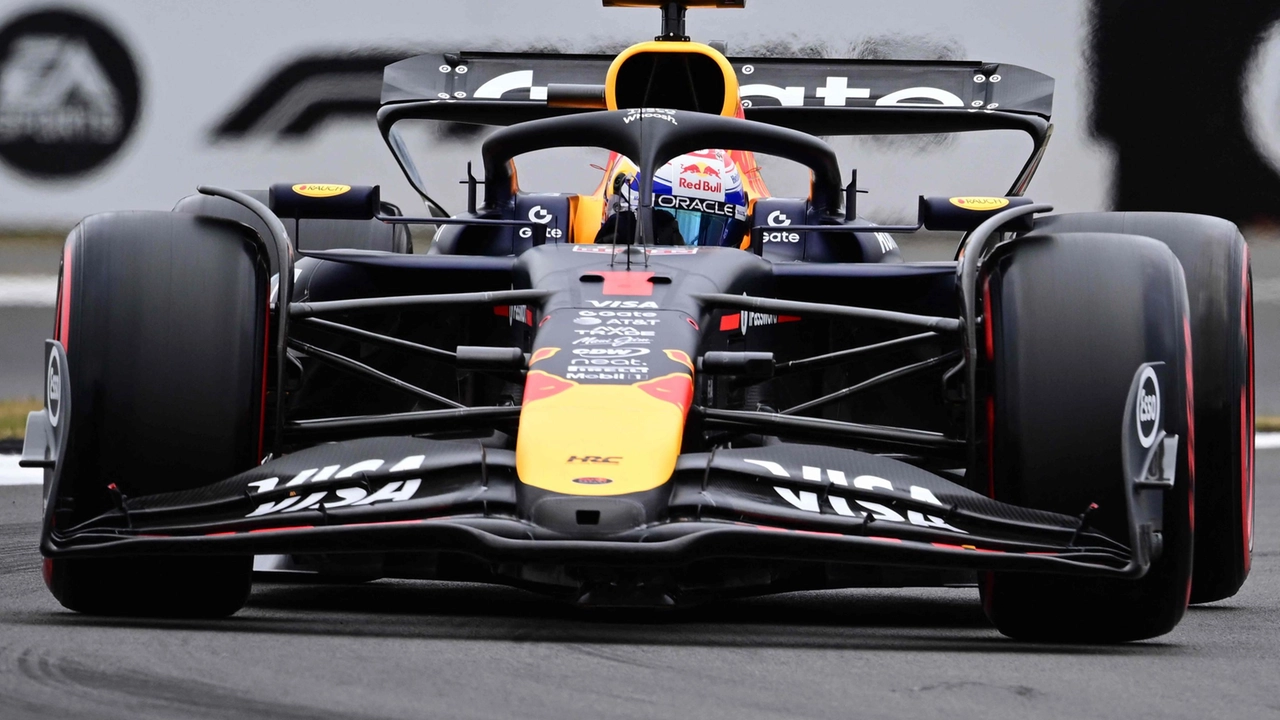 Qualifiche F1 oggi: Verstappen mostruoso in pole a Silverstone, le Ferrari deludono sul più bello