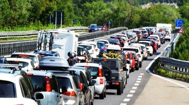 Code sulla strada statale 36 tra Milano e la Valtellina e il confine con la Svizzera
