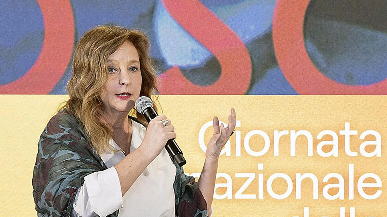 Sta per essere proclamato il vincitore della 36esima edizione del Premio Chiara. La finalissima si terrà domenica... Sta per essere proclamato il vincitore della 36esima edizione del Premio Chiara. La finalissima si terrà domenica...