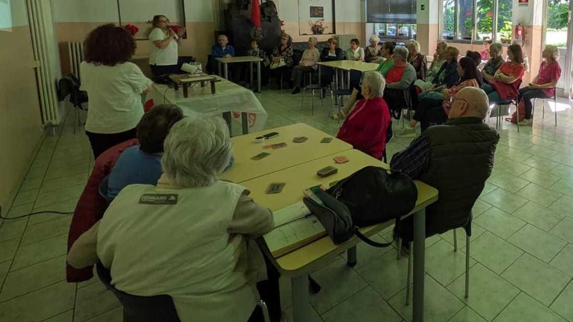 Un 97enne colpito con un pugno. La partita a scopa e l’aggressione. Centro anziani chiuso per un mese