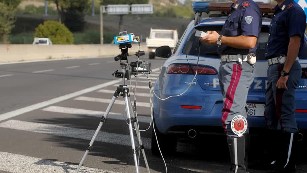 Autovelox in Lombardia, dove sono i controlli questa settimana? Cosa rischia chi non rispetta i limiti di velocità? Autovelox in Lombardia, dove sono i controlli questa settimana? Cosa rischia chi non rispetta i limiti di velocità?