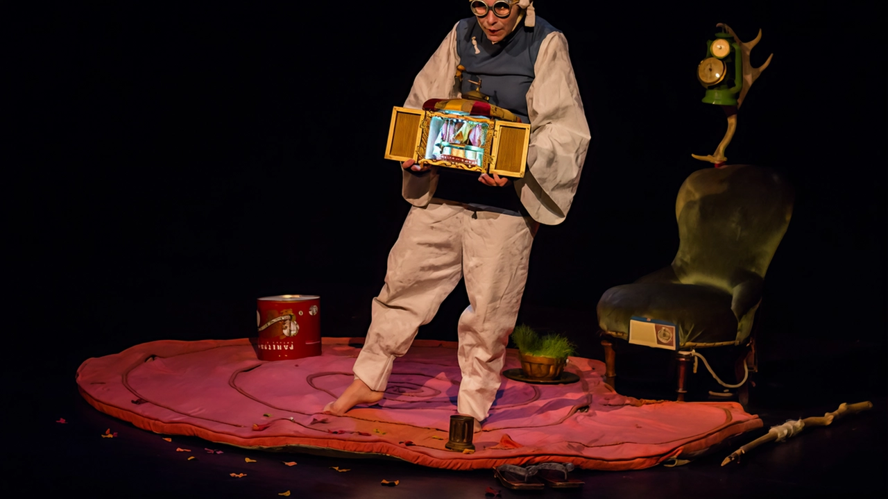 La Stagione Famiglie del Teatro Sociale continua in Sala Bianca sabato, alle 16, con lo spettacolo per i bambini più... La Stagione Famiglie del Teatro Sociale continua in Sala Bianca sabato, alle 16, con lo spettacolo per i bambini più...
