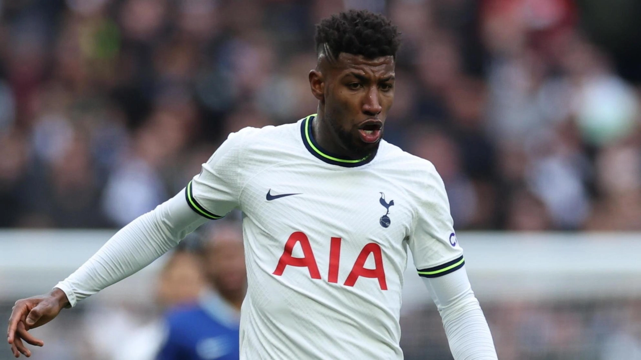 Il Milan si appresta ad accogliere Emerson Royal dal Tottenham per circa 15 milioni di euro. Morata è stato presentato come nuovo centravanti, mentre si valuta l'arrivo di un'altra punta. Il Milan si appresta ad accogliere Emerson Royal dal Tottenham per circa 15 milioni di euro. Morata è stato presentato come nuovo centravanti, mentre si valuta l'arrivo di un'altra punta.