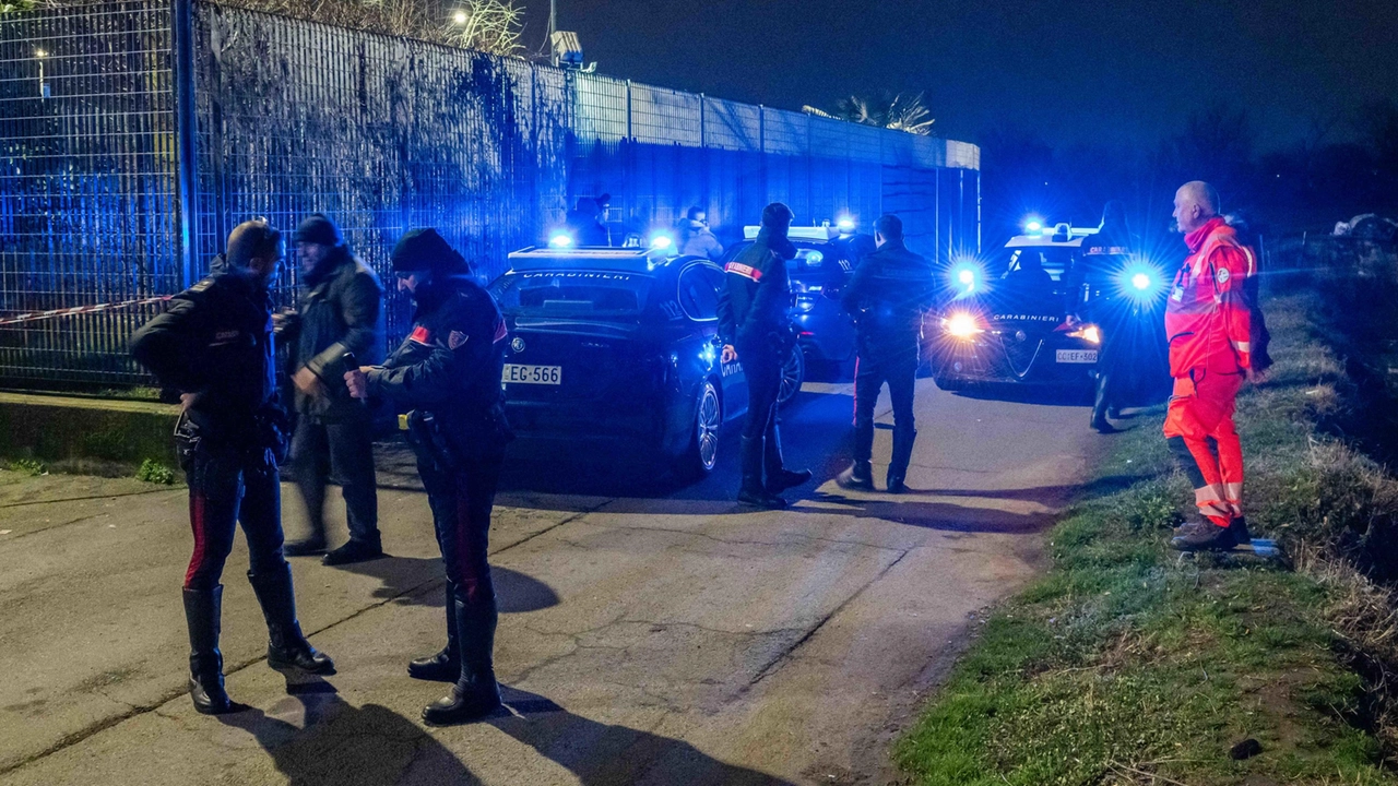 Forze dell'ordine sul luigo della sparatoria Forze dell'ordine sul luigo della sparatoria