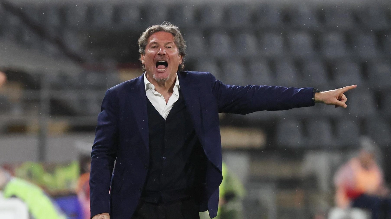 La Cremonese deve vincere contro la Juve Stabia per continuare la corsa verso la Serie A. Sfida cruciale allo Stadio Zini. La Cremonese deve vincere contro la Juve Stabia per continuare la corsa verso la Serie A. Sfida cruciale allo Stadio Zini.