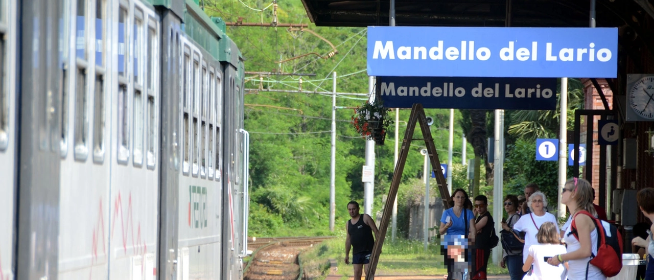 Mandello, si riparte con le risse tra giovani sul lungolago. Un 18enne spacca il naso a bastonate a un coetaneo