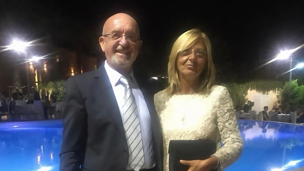 Novate, Maddalena e Angelo hanno festeggiato le nozze d’oro: il giorno del sì lei non era ancora maggiorenne "Mi hai resa una donna libera e forte, insieme abbiamo superato sempre e comunque ogni difficoltà". Novate, Maddalena e Angelo hanno festeggiato le nozze d’oro: il giorno del sì lei non era ancora maggiorenne "Mi hai resa una donna libera e forte, insieme abbiamo superato sempre e comunque ogni difficoltà".