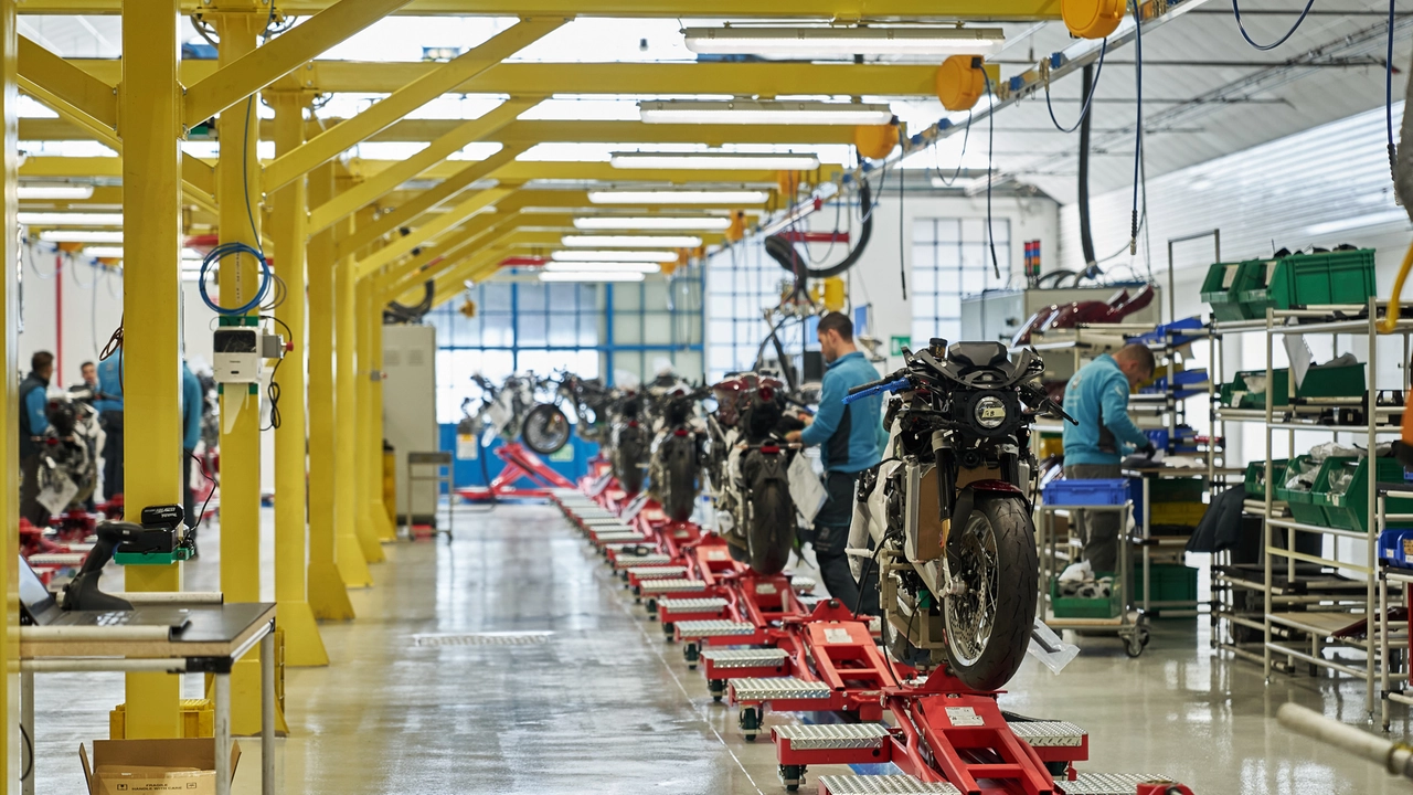 Botta e risposta tra azienda e sindacati sul futuro del sito varesino della Mv Agusta Botta e risposta tra azienda e sindacati sul futuro del sito varesino della Mv Agusta