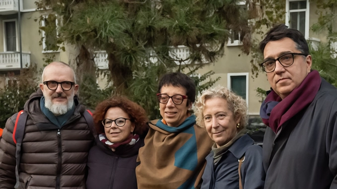 Marco Marengoni (a sinistra) e la moglie Anna (al centro) con i rappresentanti istituzionali Marco Marengoni (a sinistra) e la moglie Anna (al centro) con i rappresentanti istituzionali