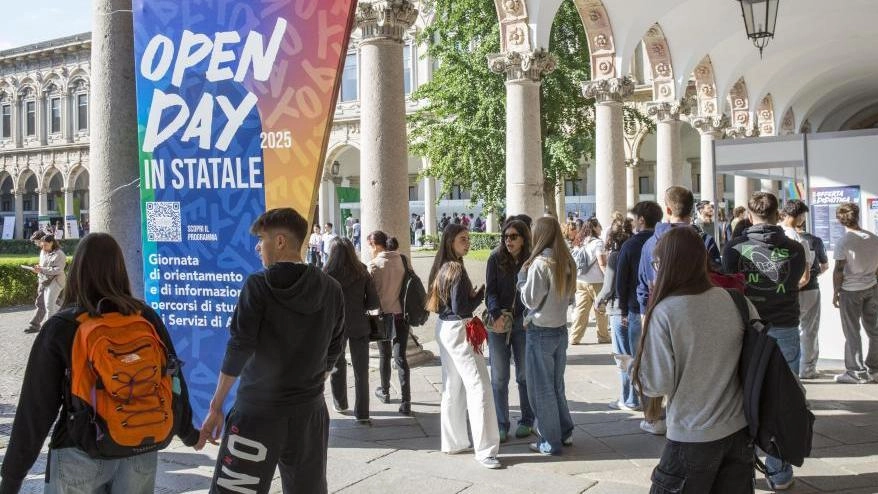 Gli atenei continuano a investire su internazionalizzazione e offerta formativa. Con un occhio di riguardo alle tecnologie che stanno già cambiano il mondo. Gli atenei continuano a investire su internazionalizzazione e offerta formativa. Con un occhio di riguardo alle tecnologie che stanno già cambiano il mondo.