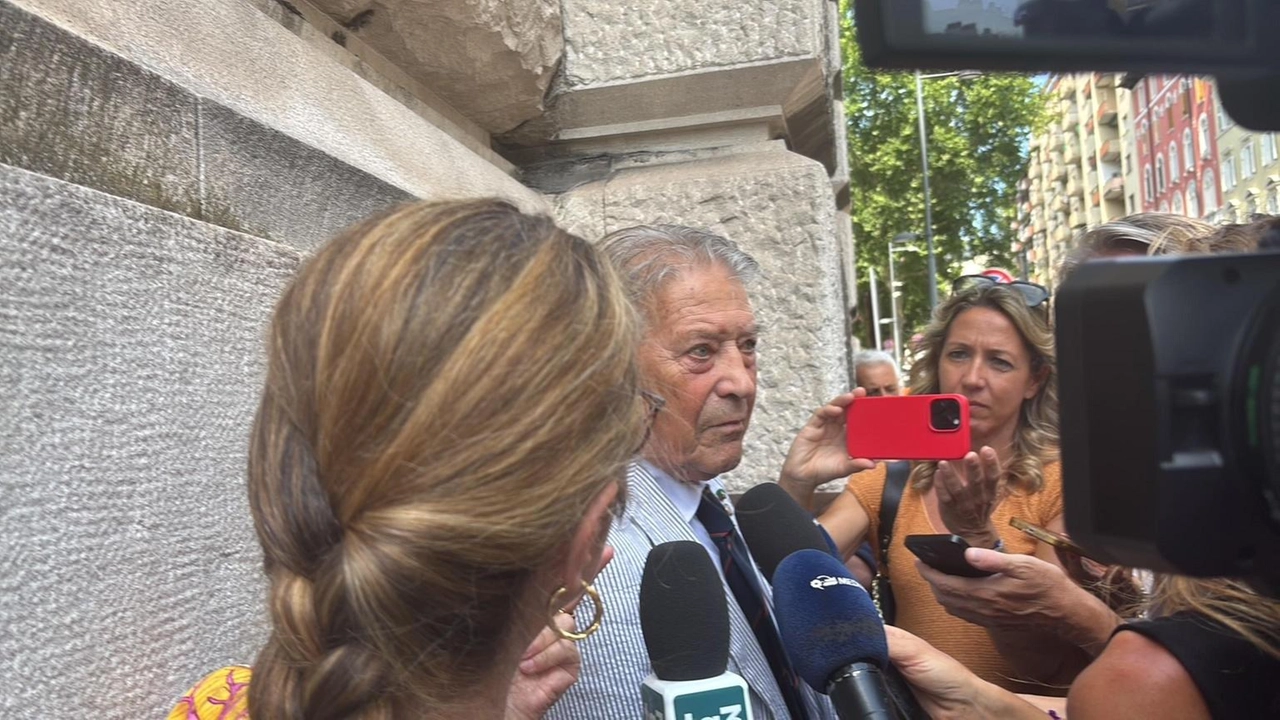'Una sola persona non fa quel lavoro. Copre qualcuno? Probabile' 'Una sola persona non fa quel lavoro. Copre qualcuno? Probabile'