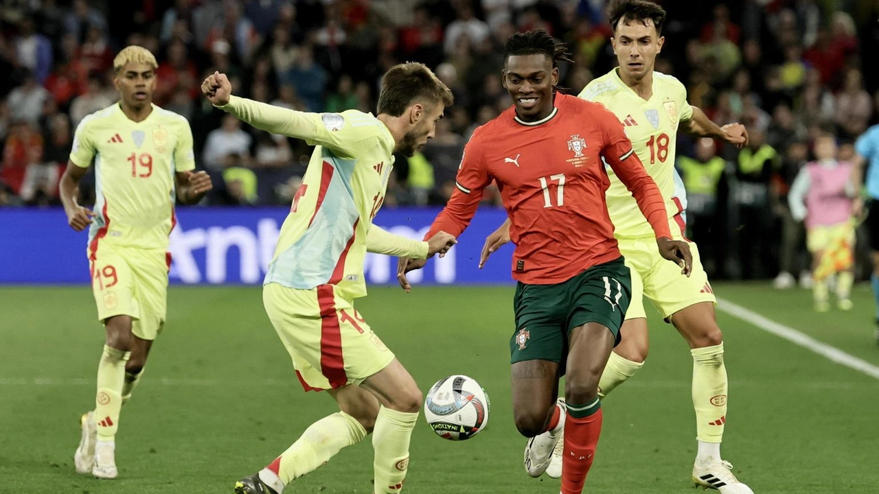 Rafael Leao “fresco“ vincitore della Nations League, qui impegnato nella finale contro la Spagna Rafael Leao “fresco“ vincitore della Nations League, qui impegnato nella finale contro la Spagna