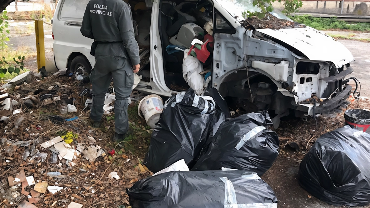 La lotta alle discariche abusive di rifiuti sta vedendo in primo piano la polizia provinciale di Monza e Brianza La lotta alle discariche abusive di rifiuti sta vedendo in primo piano la polizia provinciale di Monza e Brianza
