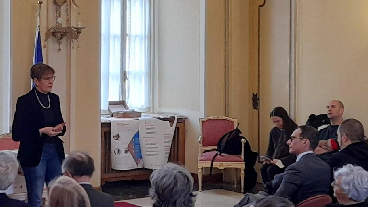 L’assessore alla tutela ambientale del Comune di Varese Nicoletta San Martino ha presentato il progetto L’assessore alla tutela ambientale del Comune di Varese Nicoletta San Martino ha presentato il progetto
