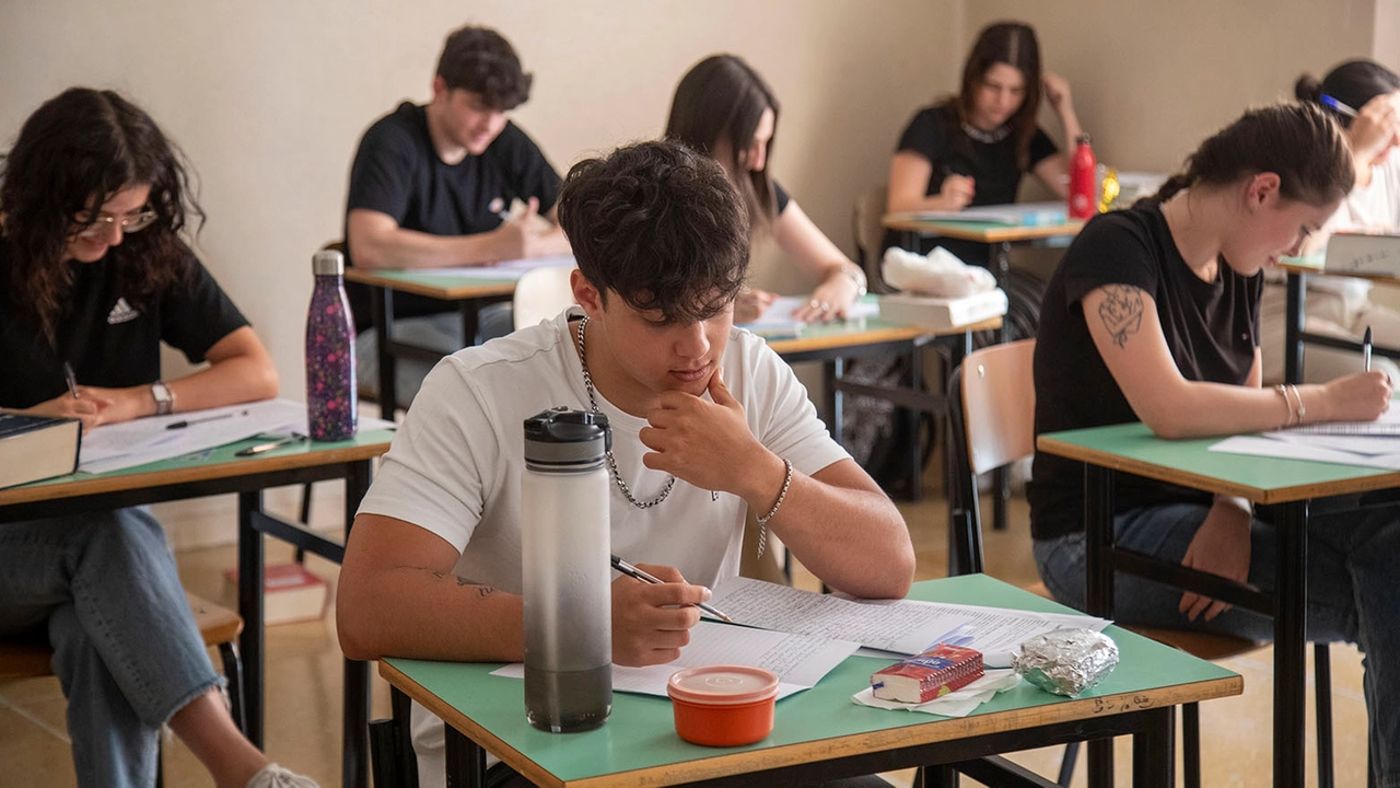 A scuola è tempo di pagelle di metà anno A scuola è tempo di pagelle di metà anno