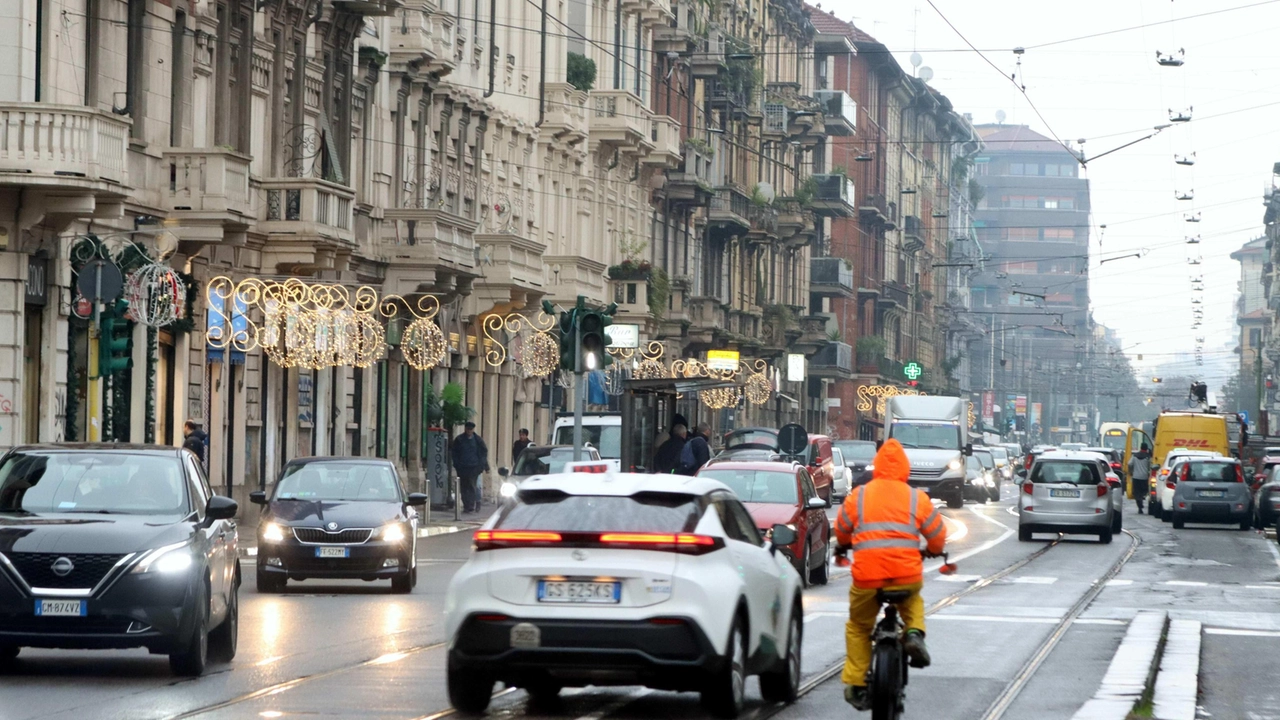 Farini, da quartiere industriale a multietnico: trasformazioni e sfide. Nuove attività, insicurezza e progetti di riqualificazione. Analisi e prospettive. Farini, da quartiere industriale a multietnico: trasformazioni e sfide. Nuove attività, insicurezza e progetti di riqualificazione. Analisi e prospettive.