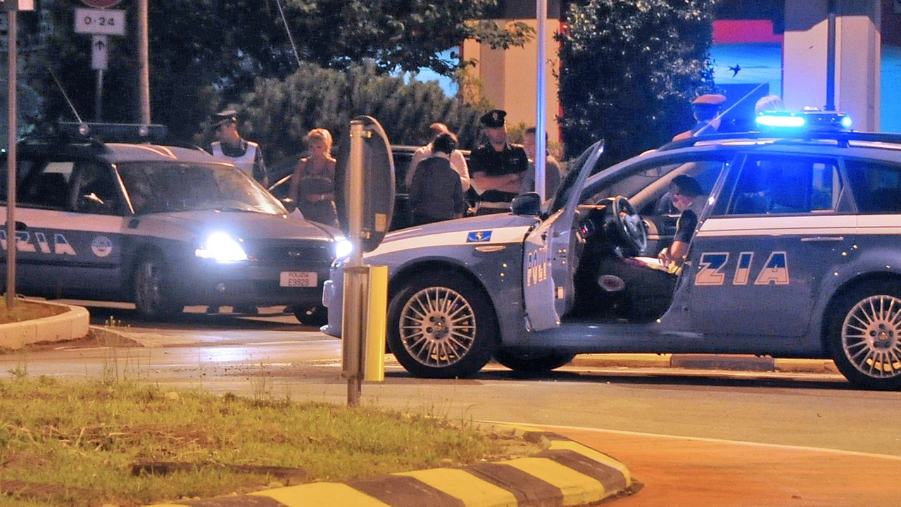 Una donna di 36 anni è stata denunciata a Cantù per ricettazione e possesso di attrezzi da scasso. Fermata con carte d'identità rubate e grimaldelli in auto. Una donna di 36 anni è stata denunciata a Cantù per ricettazione e possesso di attrezzi da scasso. Fermata con carte d'identità rubate e grimaldelli in auto.