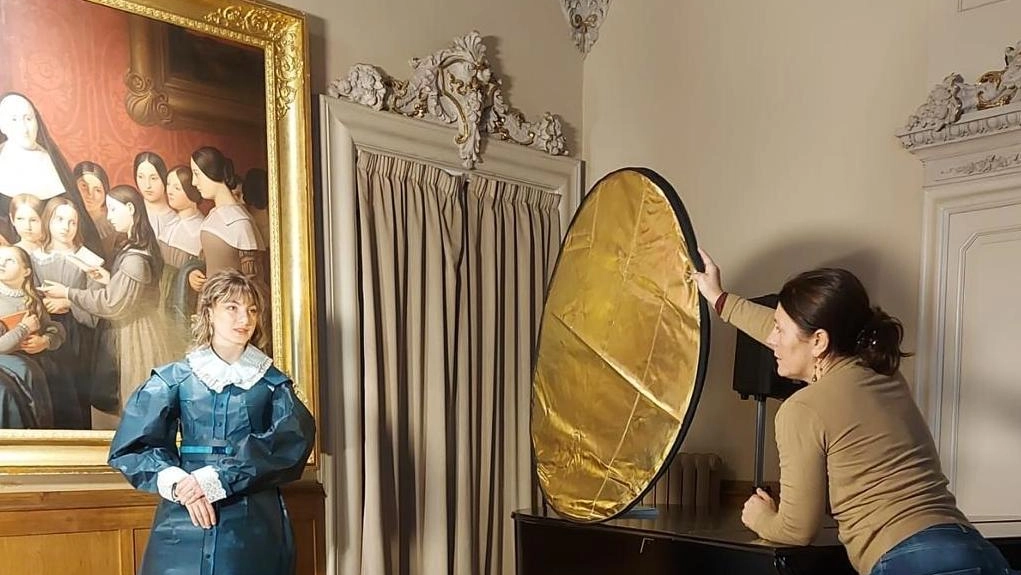 Gli allievi del liceo Piazza hanno realizzato abiti d’epoca, installazioni e grafiche Gli allievi del liceo Piazza hanno realizzato abiti d’epoca, installazioni e grafiche