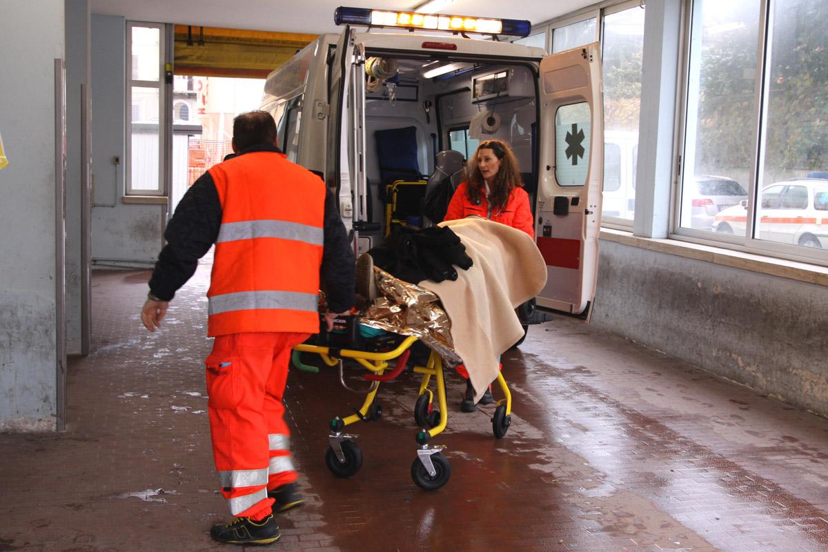 marcaria 90enne sbaglia la retromarcia e investe la moglie la donna muore in ospedale