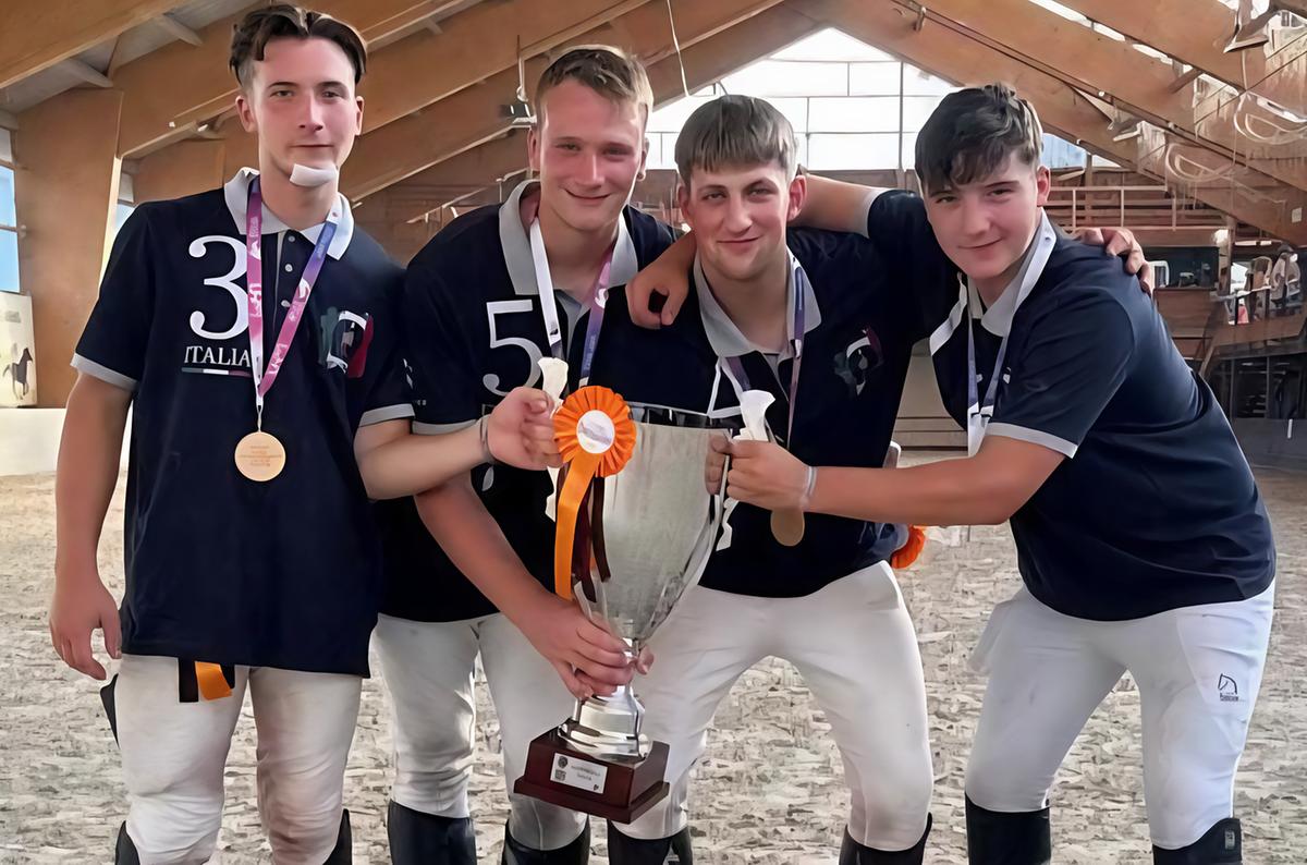 pochi ma davvero eccezionali il titolo europeo di horseball a quattro azzurri di magenta
