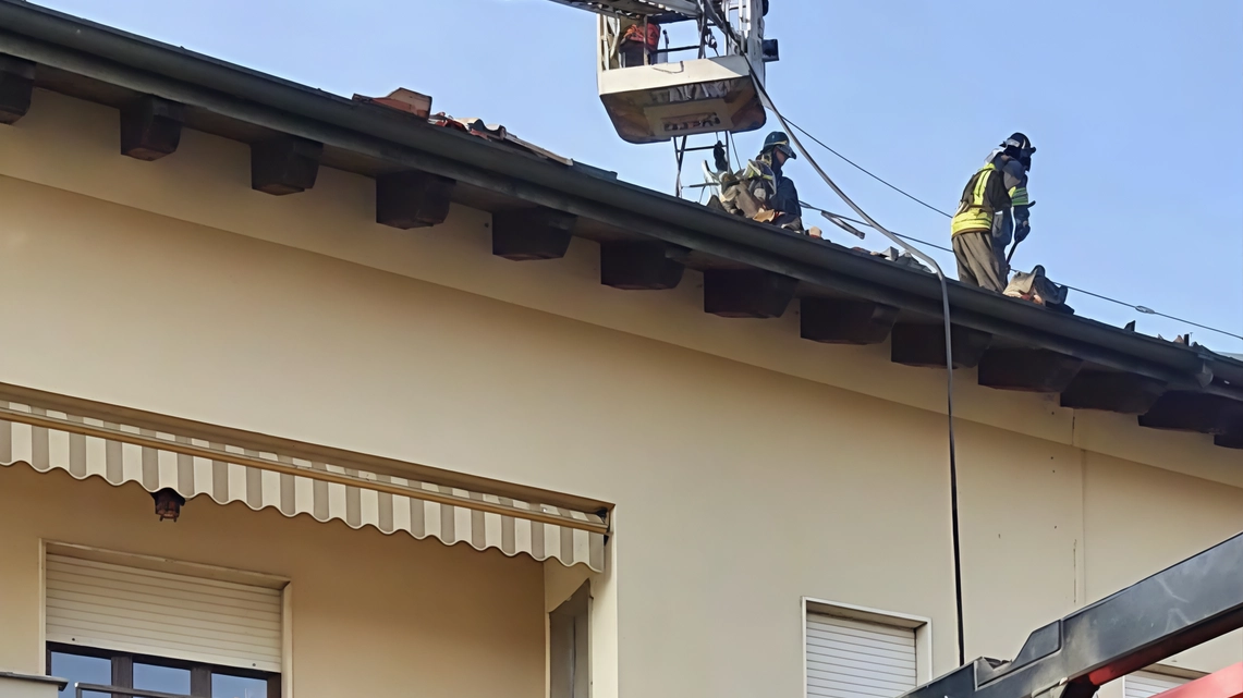 L’operaio di 26 anni era andato via in auto. Al rientro ha trovato i carabinieri L’operaio di 26 anni era andato via in auto. Al rientro ha trovato i carabinieri