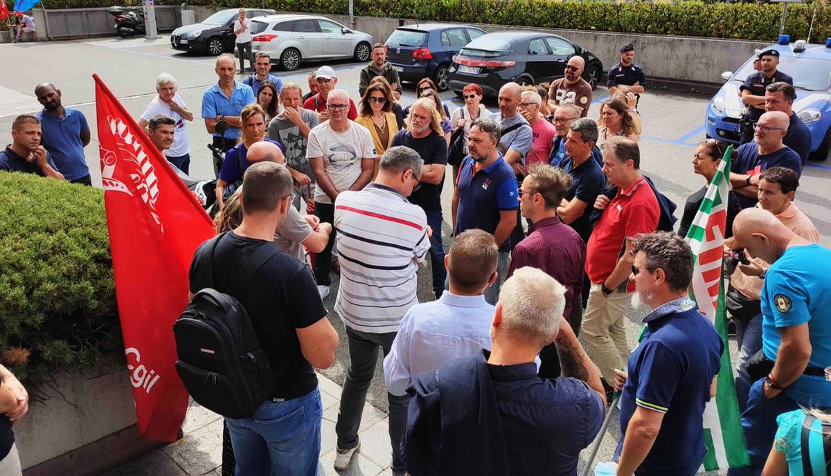 L’autunno caldo del lavoro nel Lecchese: il caso Riello ma non solo. La Cisl: “Nessuna certezza sul futuro” L’autunno caldo del lavoro nel Lecchese: il caso Riello ma non solo. La Cisl: “Nessuna certezza sul futuro”
