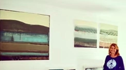 Aude Calemard, designer tessile e pittrice francese, che da anni vive e lavora in Italia, è protagonista della mostra "Abstract...