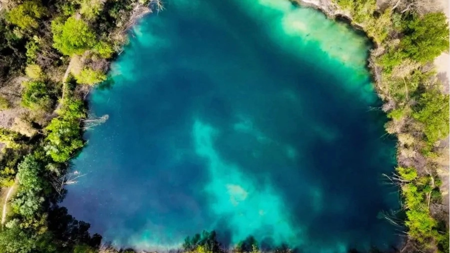 Il laghetto dei riflessi all'interno del Parco del Serio, immortalato dal film di Guadagnino