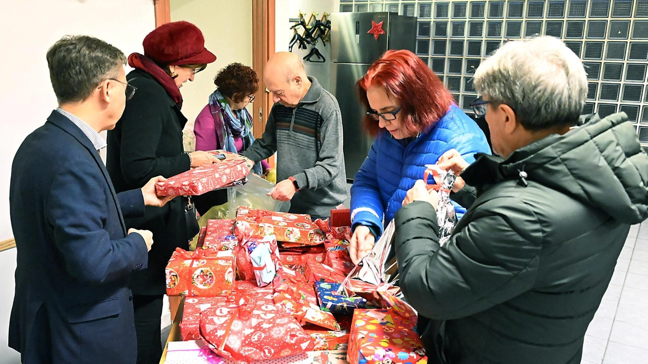 Ventinove giochi per bambini da zero a sei anni di età: è quanto ha raccolto l’iniziativa “Natale solidale”, organizzata... Ventinove giochi per bambini da zero a sei anni di età: è quanto ha raccolto l’iniziativa “Natale solidale”, organizzata...