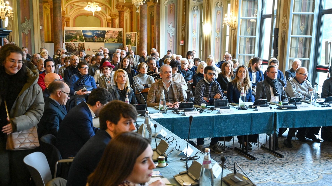 Il Consiglio comunale affollato che ha nominato i primi 34 varesini illustri inseriti nel Famedio che verra realizzato nei prossimi mesi