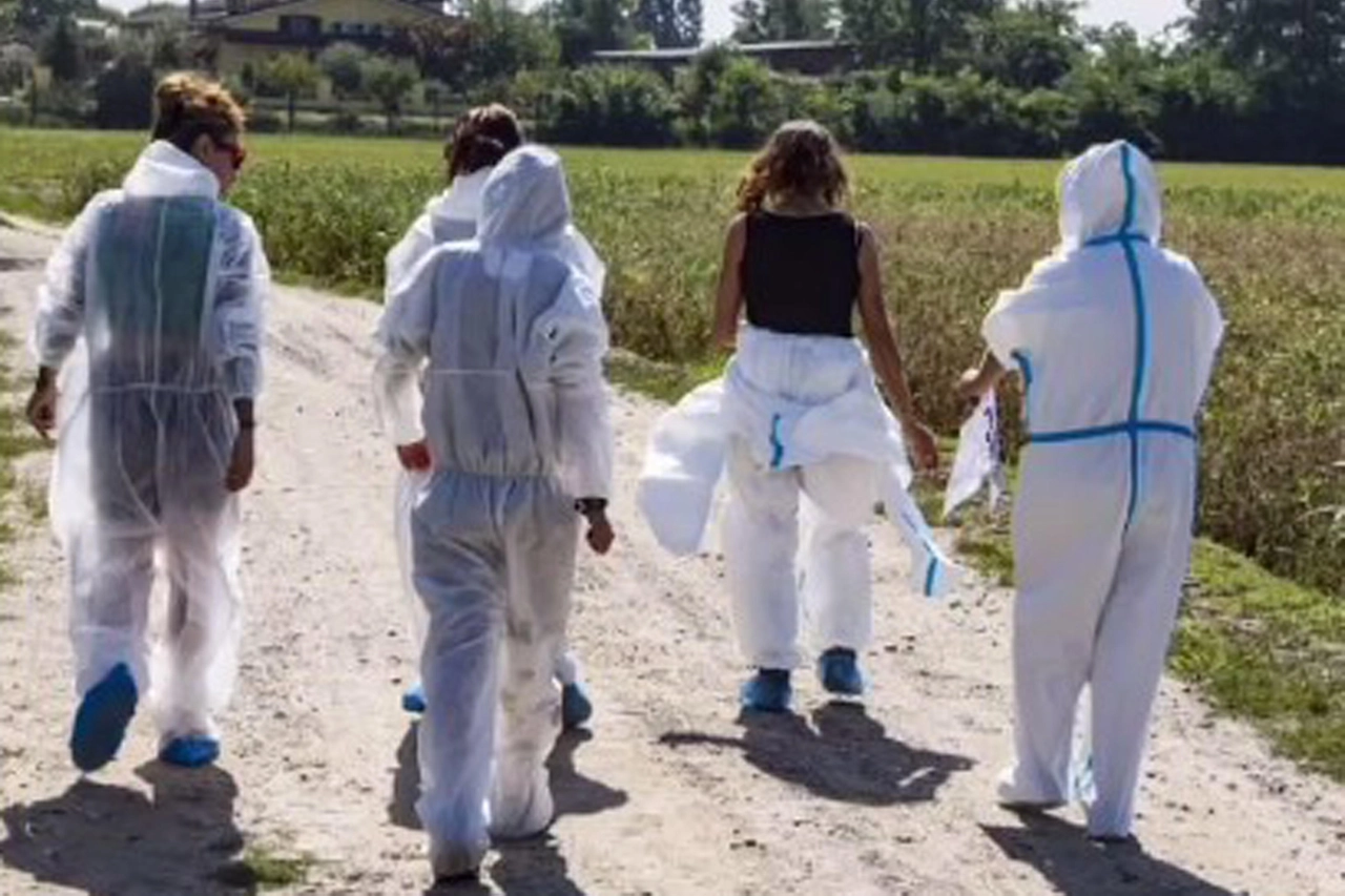 Controlli continui e costanti da parte di veterinari e ispettori negli allevamenti per contenere la diffusione dell'epidemia