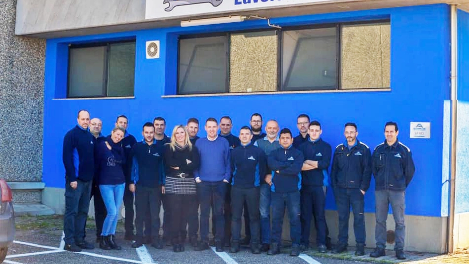 Titolari e dipendenti della 3B Meccanica di Urgnano, nella Bassa bergamasca. A fine anno la chiusura Titolari e dipendenti della 3B Meccanica di Urgnano, nella Bassa bergamasca. A fine anno la chiusura