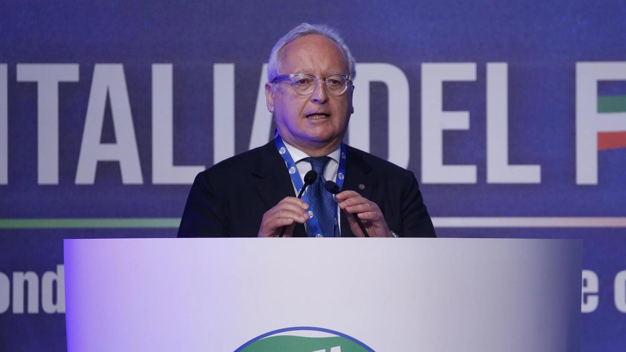 Casasco, 4 miliardi per aliquota Irpef al 33% fino a 60mila euro Casasco, 4 miliardi per aliquota Irpef al 33% fino a 60mila euro
