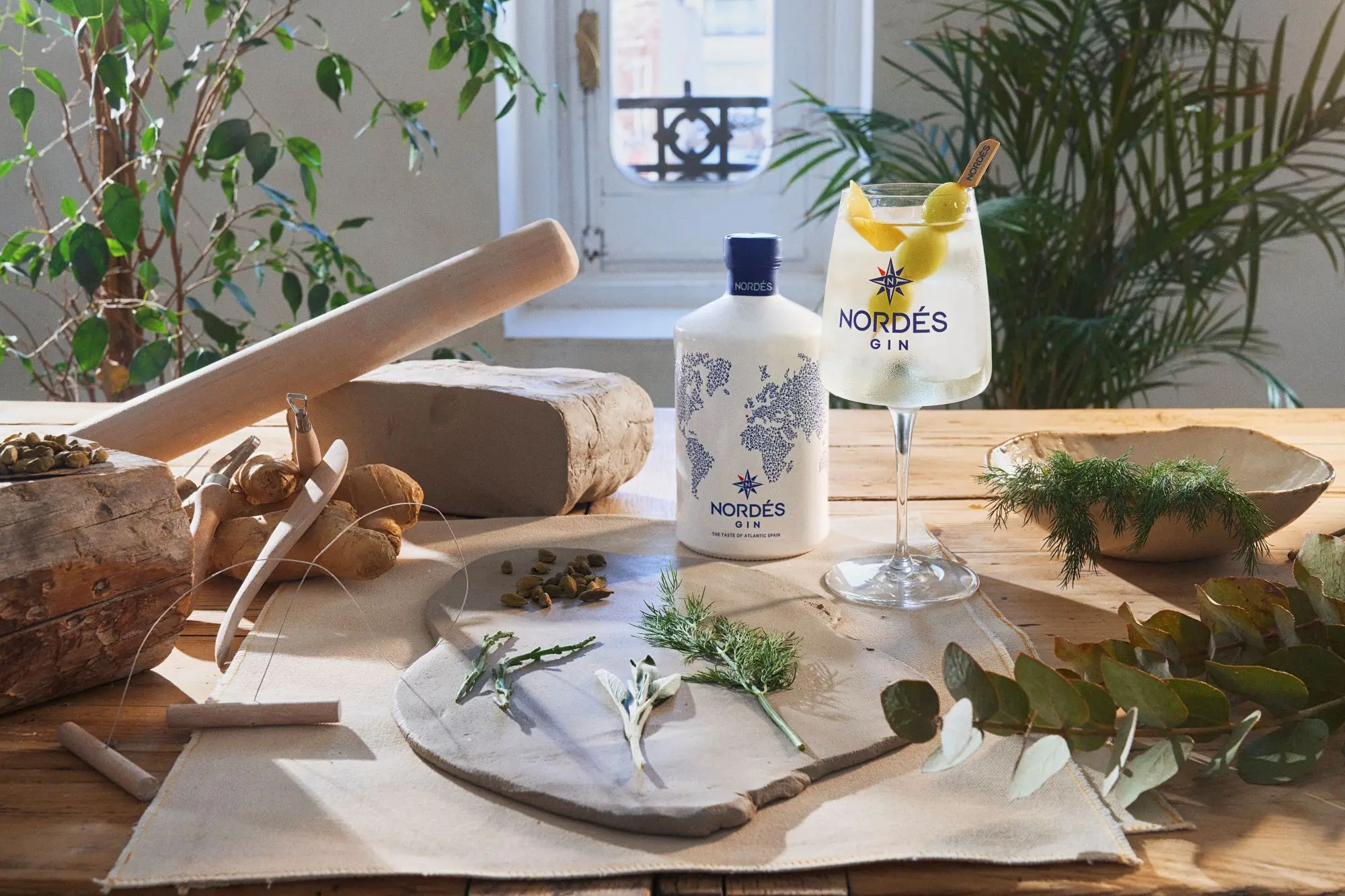 Nordés tra gin e ceramica: un laboratorio per creare, brindare e condividere