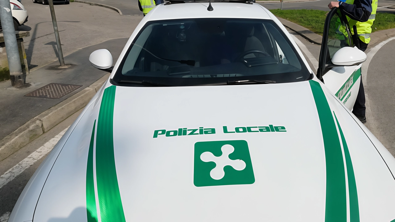 Sul luogo dell’incidente ieri mattina è intervenuta la polizia locale Sul luogo dell’incidente ieri mattina è intervenuta la polizia locale