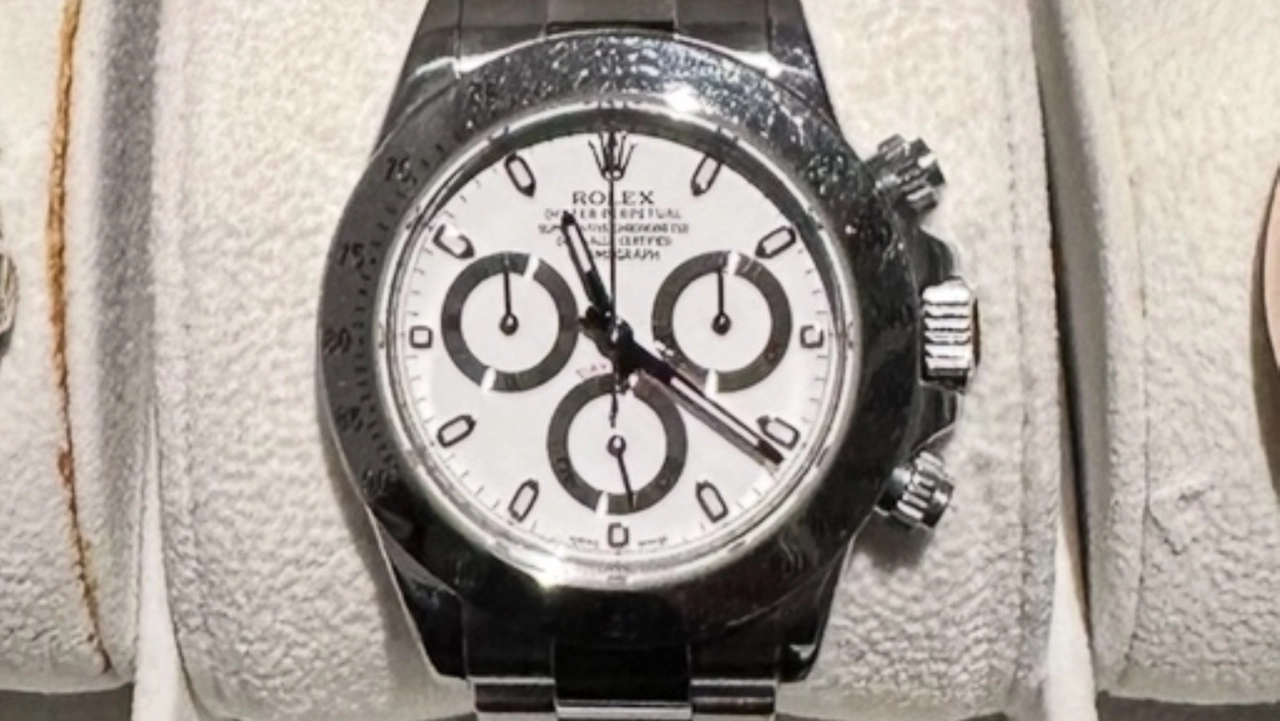L'orologio da 20mila euro sottratto al 32enne a Milano, la denuncia è stata inoltrata alla Polizia L'orologio da 20mila euro sottratto al 32enne a Milano, la denuncia è stata inoltrata alla Polizia