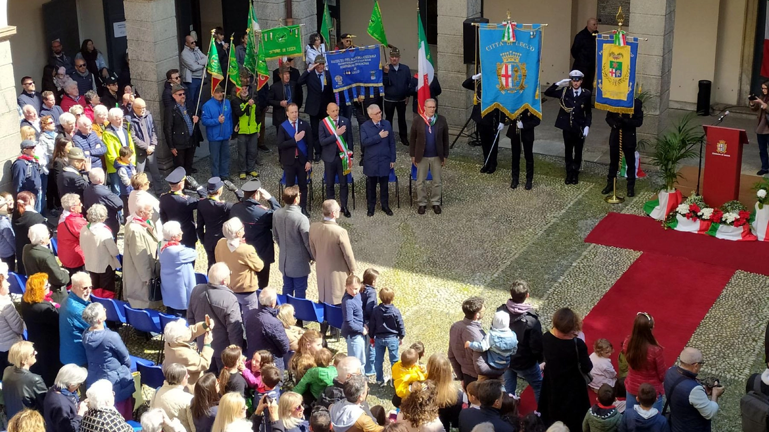 L’intitolazione del luogo più panoramico a Francesca Ciceri Invernizzi. Il sindaco: "Una donna, un’operaia, una combattente per la Liberazione".