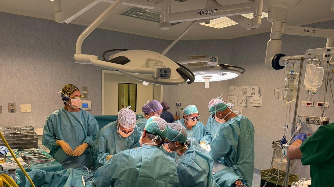Straordinario intervento di chirurgia a Legnano. Mandibola ricostruita con l’osso di una gamba Straordinario intervento di chirurgia a Legnano. Mandibola ricostruita con l’osso di una gamba