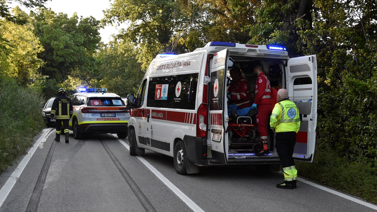 Sul posto diversi mezzi di soccorso (foto di repertorio)