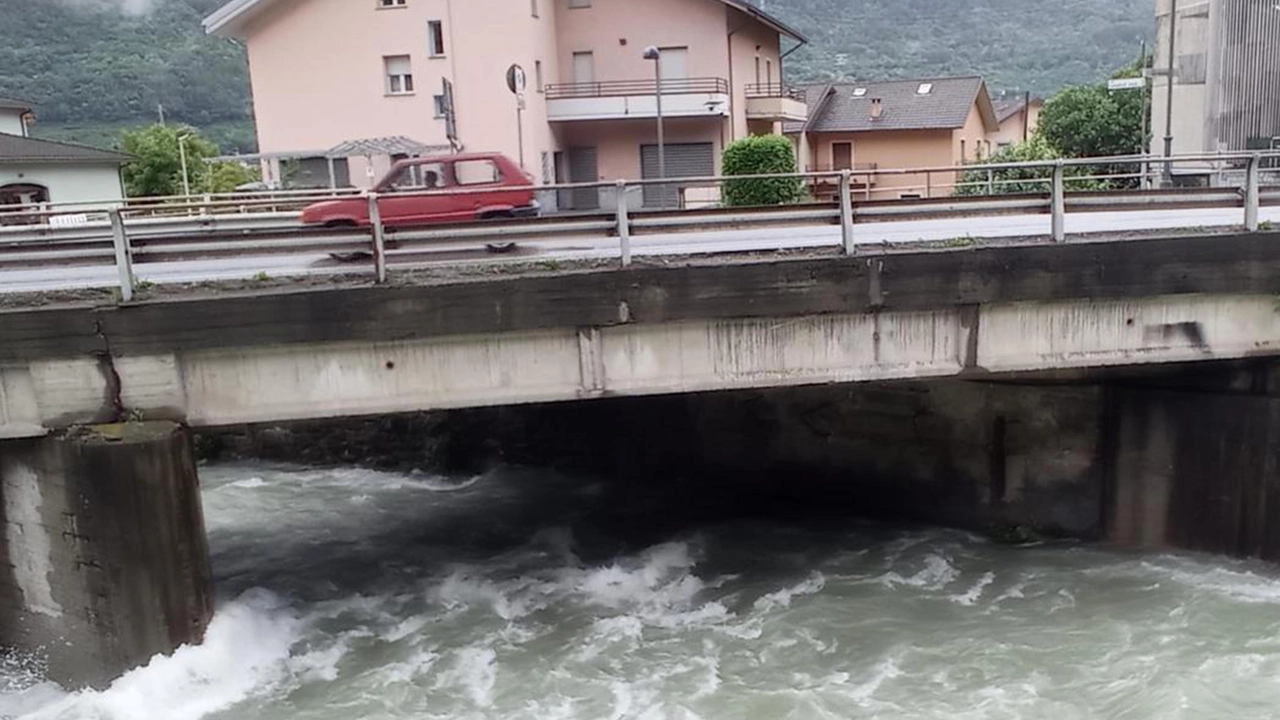 Il ponte sul torrente Poschiavino. Il comitato vuole che venga rifatto