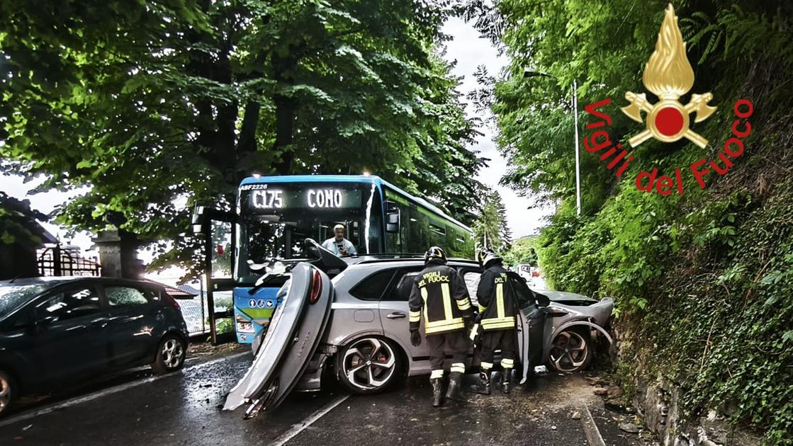 como incidente tra auto e bus di linea alla guida il calciatore 25enne caqueret