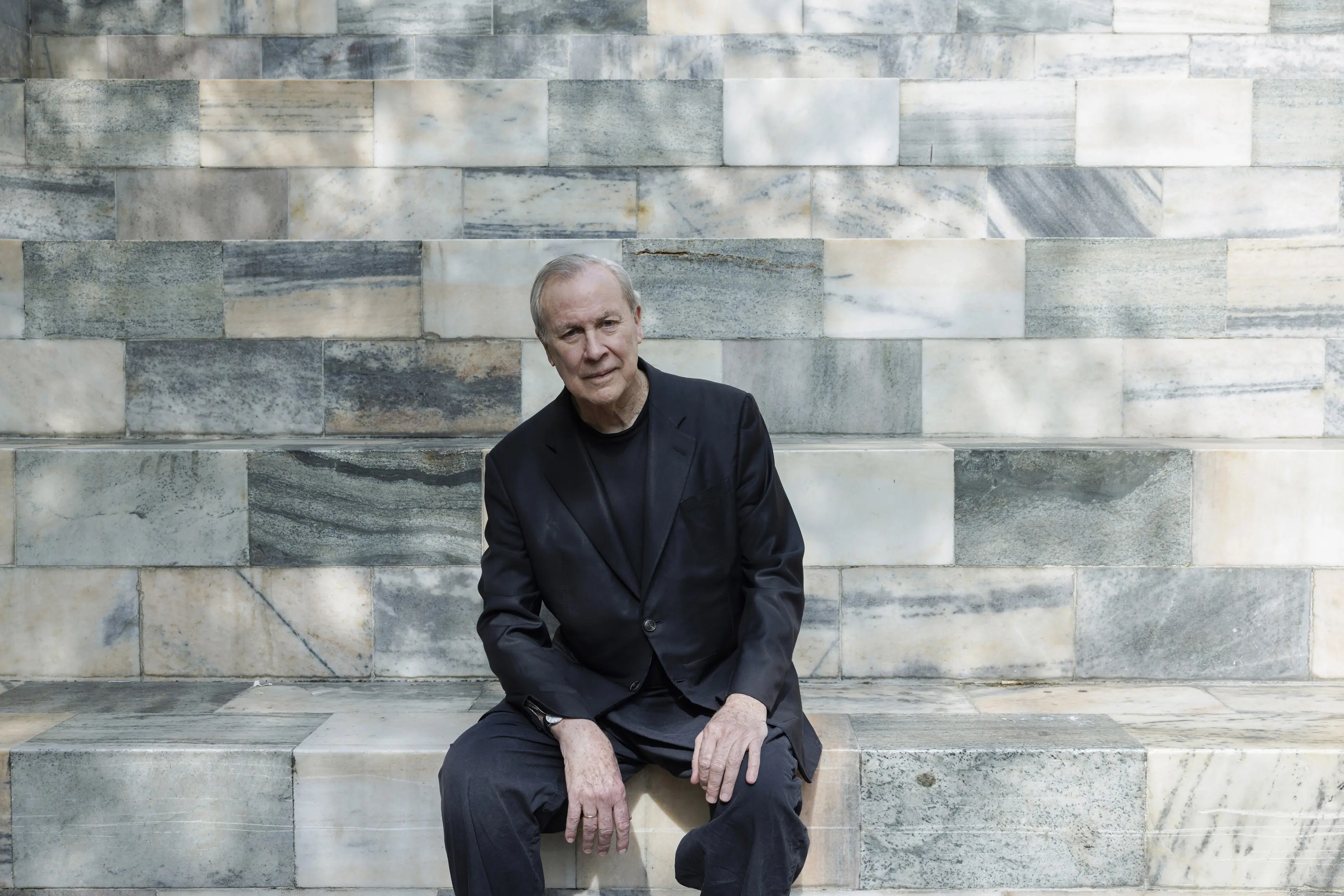 Morto Bob Wilson, il visionario regista che ha rivoluzionato il mondo del teatro