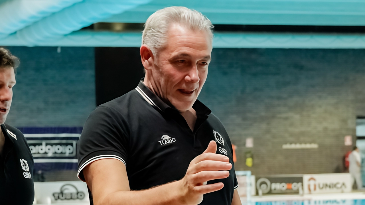 Alessandro Bovo, allenatore dell’AN Brescia in testa al campionato di Serie A1 a pari merito con la Pro Recco Alessandro Bovo, allenatore dell’AN Brescia in testa al campionato di Serie A1 a pari merito con la Pro Recco