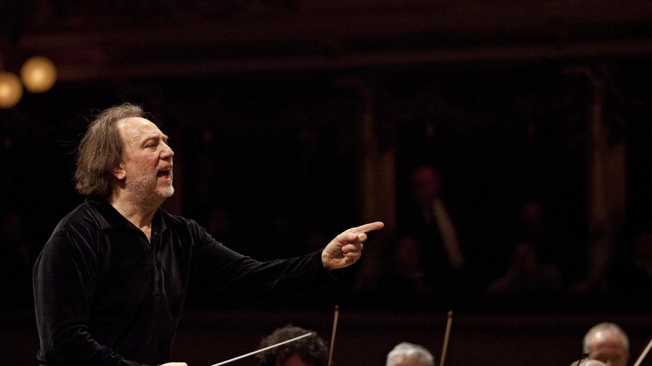 Il maestro Riccardo Chailly è direttore principale della Filarmonica dal 2015 Il maestro Riccardo Chailly è direttore principale della Filarmonica dal 2015
